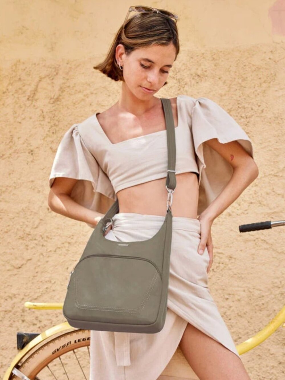 Travelon Anti-Theft Classic Essential Messenger Bag Nutmeg Crossbody RFID